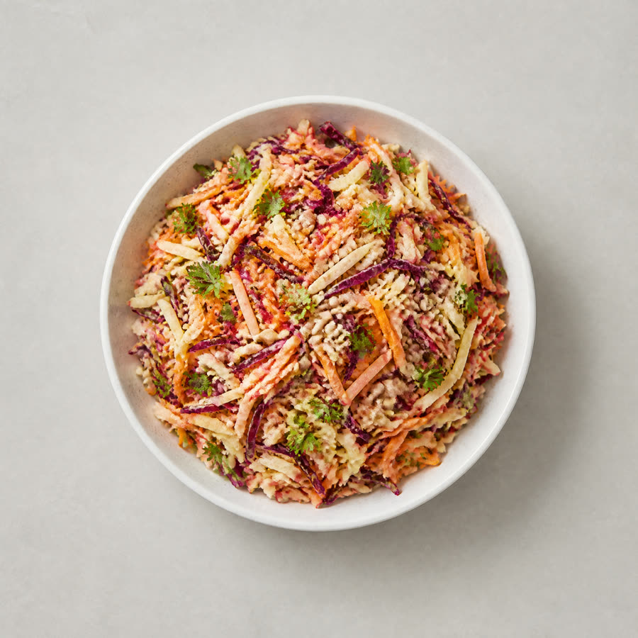 Rauwkostsalade met wortel, knolselderij en rode kool